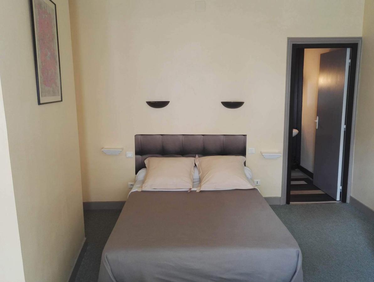 Hotel Du Square Riom Eksteriør billede